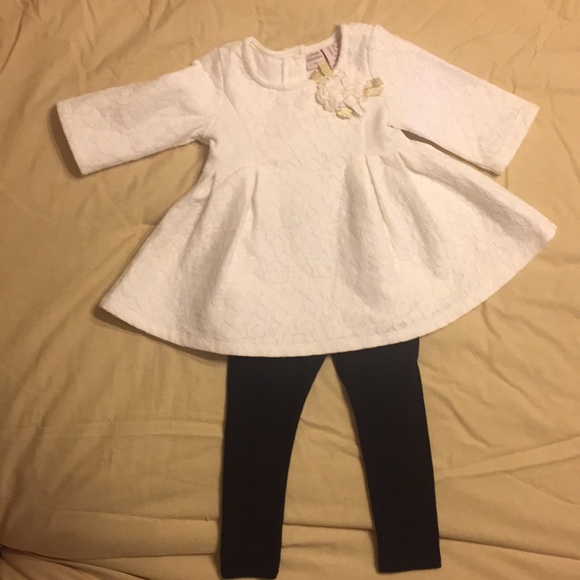 Two piece set - Picture 3 of 8